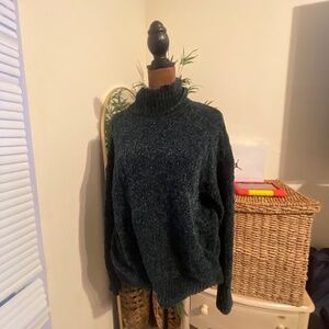 Green Diamond-Stitched Turtleneck Sweater